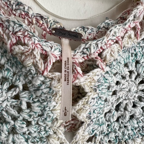 Free People Ring Of Roses Crochet Sweater size Large - Picture 3 of 13
